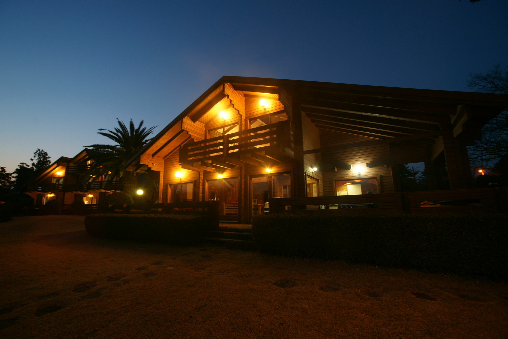 ซันนี เดย์ เชจู เพนชั่น Villa ซอกวีโพ ภายนอก รูปภาพ